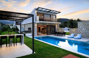 Pool - Torretta Villa - Ariadne (Ligia)