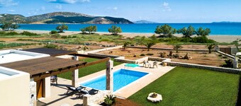 Muses Beach Villas - Urania