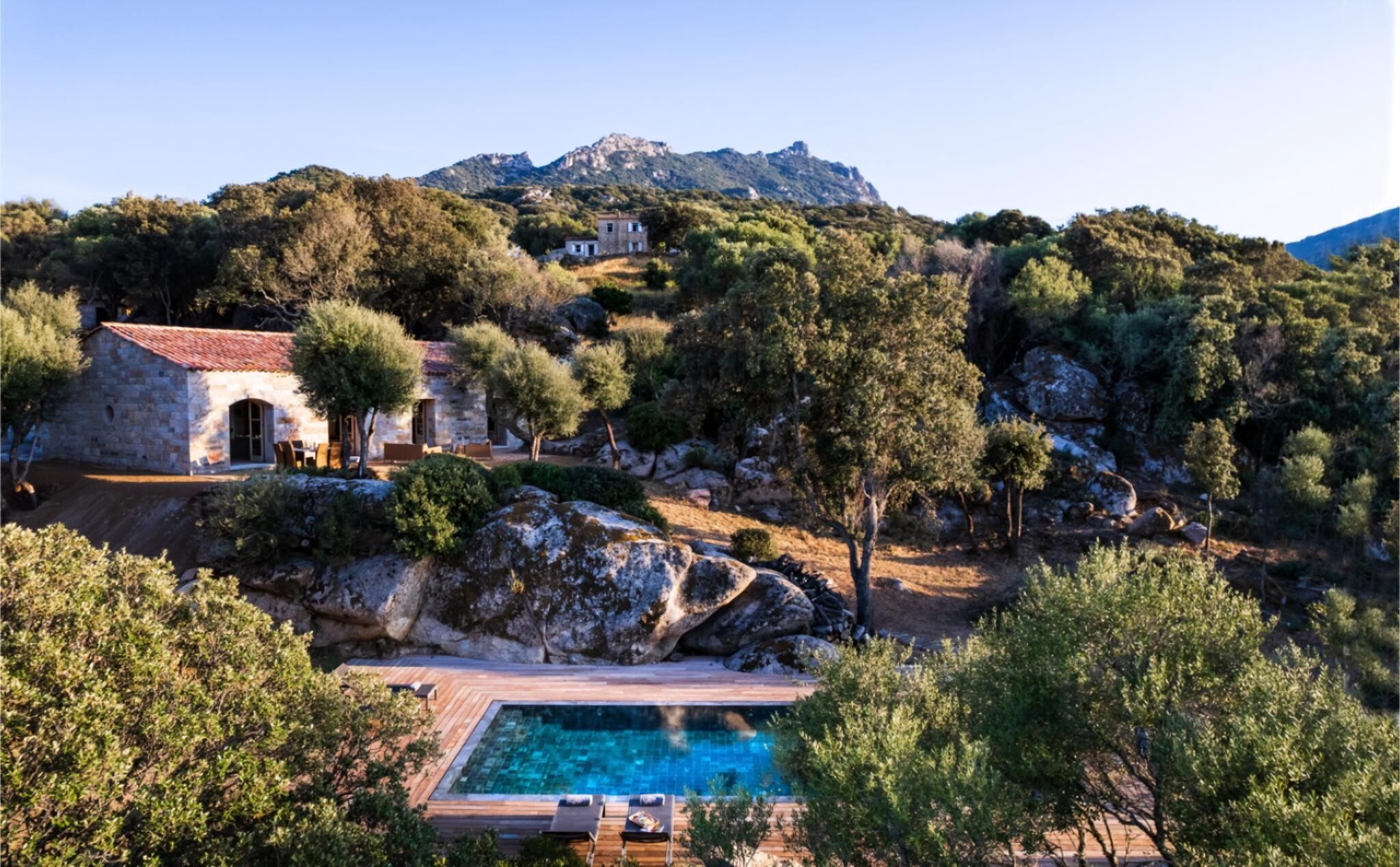 Et oppvarmet basseng