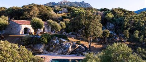 Et oppvarmet basseng