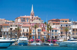 Marina - Beautiful Contemporary Villa with Spacious Rooms and Stunning Sea Views (Corbara)