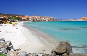 Beach - Beautiful Contemporary Villa with Spacious Rooms and Stunning Sea Views (Corbara)