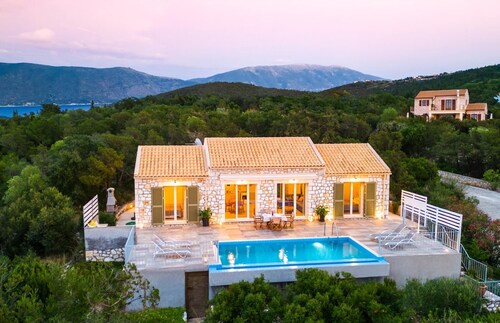 Villa Horizon – Charming Villa with Stunning Sea and Sunset Views
