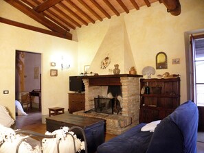 TV, fireplace - mit großer Terrasse und Grill by Interhome (Monteleone d'Orvieto)
