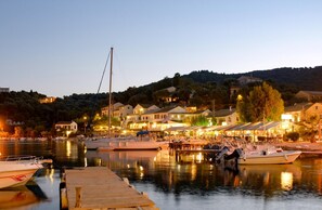 Marina - Villa Georgia - Elegant Villa with Stunning Views near Beach & Bella Mare Hotel (Kassiopi)