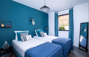 3 bedrooms, iron/ironing board - Stylish Villa with Sublime Sea Views, Heated Pool and Boules Pitch (Zonza)