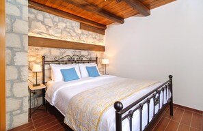2 Schlafzimmer, Bügeleisen/Bügelbrett
