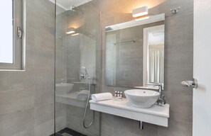 Hair dryer, towels - Stylish Contemporary Villa with Sea Views near Vathy Tavernas (Meganissi)