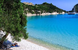Sun-loungers - Restored Stone House with Sunset Views near Plani Beach & Lakka (Paxos)