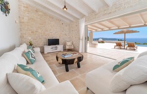 TV - Delightful Villa with Sea Views to Anti Paxos near Beach & Kafenion (Paxos)