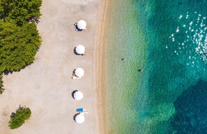 Beach nearby, sun-loungers - 1 Bedroom Villa with Kefalonia Views and Beach Path near Stavros (Ithaca)