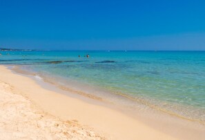 Sun-loungers - Luxury Villa in Salento, Minutes from Beaches and Lecce (Lecce)