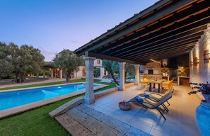 Outdoor dining - Secluded Villa with Gardens and Play Area Close to Puerto Pollensa (Mallorca)