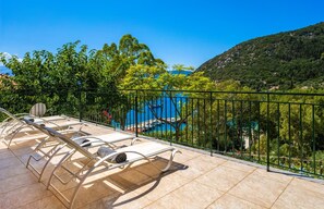 Property grounds - 2 Bedroom Villa with Kefalonia Views and Beach Path near Stavros (Ithaca)