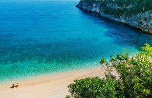 Sun-loungers - Luxurious Simpson Signature Villa near Beaches, Tavernas and Walled Garden (Zakynthos)