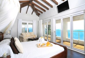 3 bedrooms, in-room safe, iron/ironing board - Contemporary Villa with Sea Views & Glorious Master Suite near Kaminaki (Corfu)
