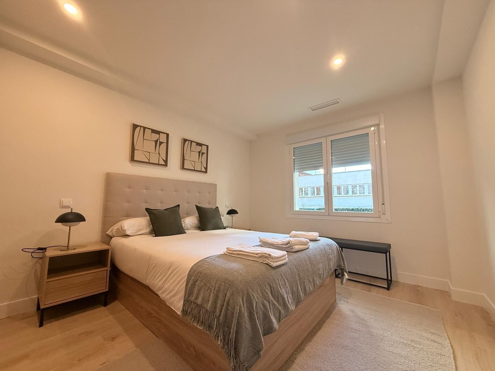 Fer et planche à repasser, Wi-Fi gratuit, draps fournis