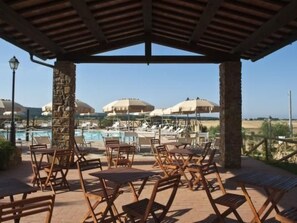 Outdoor dining - Superior Drei-Zimmer-Wohnung mit Garten und Pavillon by Interhome (Campiglia Marittima)