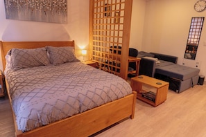 1 chambre, fer et planche à repasser, accès au Wi-Fi (inclus)