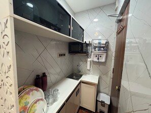 Private kitchen - Atlas Homes Penthouse 1BHK Jacuzzi @ Hitech City (Hyderabad)