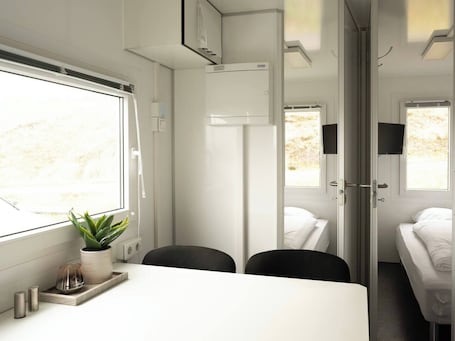 In-room dining. Mobile Home Park