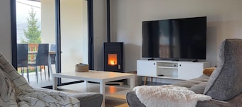 COZY APARTMENT IN FORMIGUERES, SLEEPS 6–8