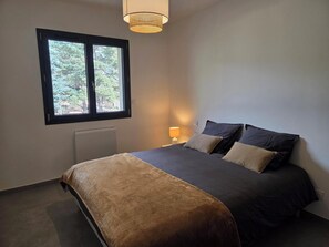 Internet, bed sheets - Ski and relax in Formiguères, 10 minutes from the ski resorts! (Formiguères)