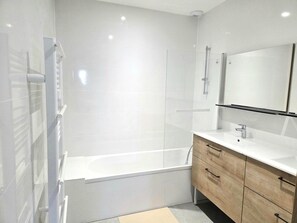 Hair dryer, towels - Ski and relax in Formiguères, 10 minutes from the ski resorts! (Formiguères)