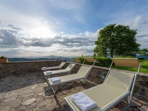 Terrace/patio - Wohnung 'Marco' mit Terrasse by Interhome (Londa)