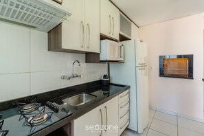 Private kitchen - 2 Bedroom Apartment w/ AC in PoA Rps0903 (Porto Alegre)