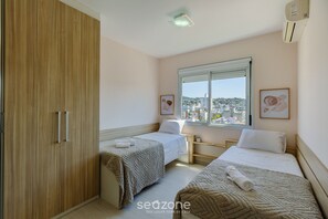 Basic Apartment | 2 bedrooms, free WiFi - 2 Bedroom Apartment w/ AC in PoA Rps0903 (Porto Alegre)