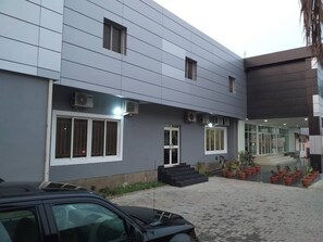 Front of property - Adunola Serviced  Apartment  (Lagos)