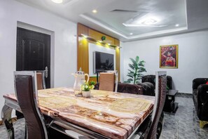 Deluxe Apartment, Balcony, City View | Dining room - Adunola Serviced  Apartment  (Lagos)
