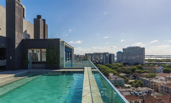 Outdoor pool - Condominium w/ Complete Leisure Facilities and Unbeatable Location in POA - Bles (Porto Alegre)