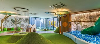 Condominium w/ Complete Leisure Facilities and Unbeatable Location in POA - Bles