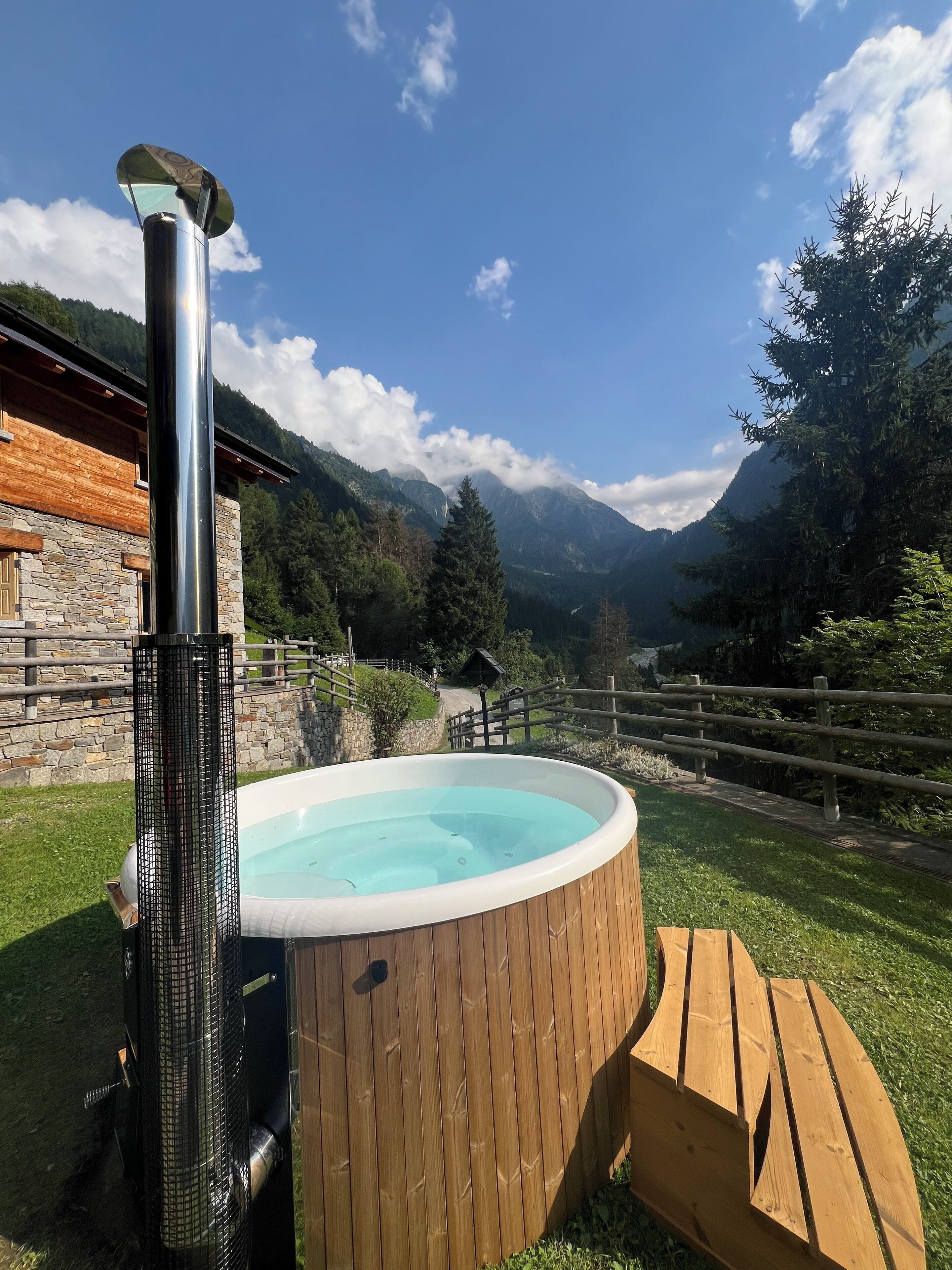 Bain à remous extérieur