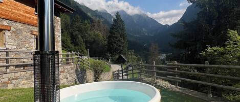 Bain à remous extérieur