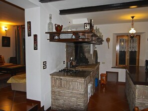 Réfrigérateur, micro-ondes, four