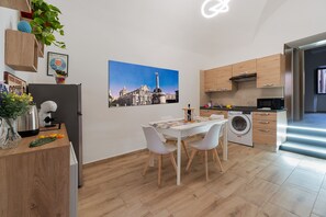 Fridge, microwave, stovetop, coffee/tea maker - Costa Apartment Catania (Catania)