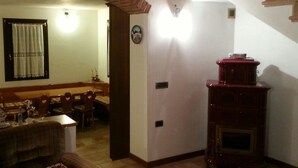 Unclassified image, 3 of 23, button - Gemütliche Ferienwohnung in Seghe mit Grill und Garten by Interhome (Velo d'Astico)