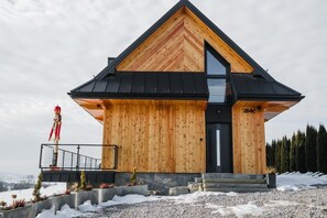 Exterior - Dreamy views, jacuzzi & sauna – Your own slice of heaven! (Czerwinne)
