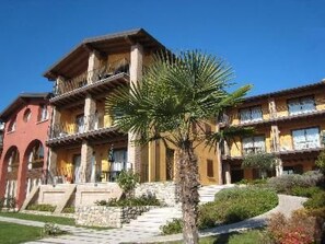 Exterior - Wohnung mit Balkon, Garten und Seeblick by Interhome (Moniga del Garda)