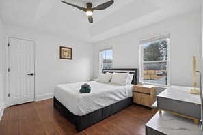 5 chambres, fer et planche à repasser, Wi-Fi, draps fournis