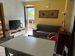 TV - Wohnung in Bergdorf by Interhome (Tiarno di Sotto)