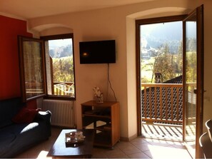 TV - Wohnung mit Bergblick by Interhome (Tiarno di Sotto)