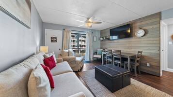 Condo, 1 Katil Ratu (Queen) dengan Katil Sofa (Sugar Beach 117 - Sandy Feet Retreat) | Ruang tamu