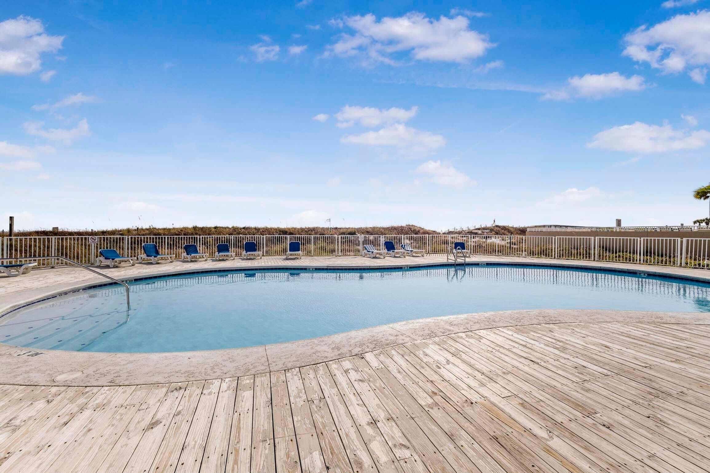 Apartment, 1 Queen-Bett und Schlafsofa (Sugar Beach 117 - Sandy Feet Retreat) | Pool