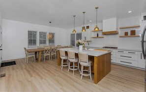 Dining - New Luxury Durango Home, Hot Tub, Firepit, Sleeps 12, Great Location (Durango)
