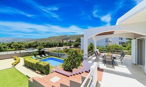Outdoor dining - Villa Morea With Pool Near Chania City (Mournies)