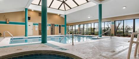 Condo, Plusieurs lits (Romar Place 204) | Piscine | Piscine chauffée